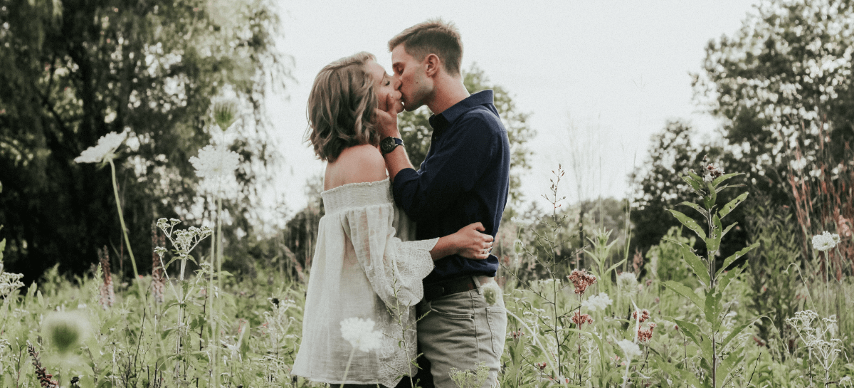 Get inspired with the best collection of engagement photos you will find!