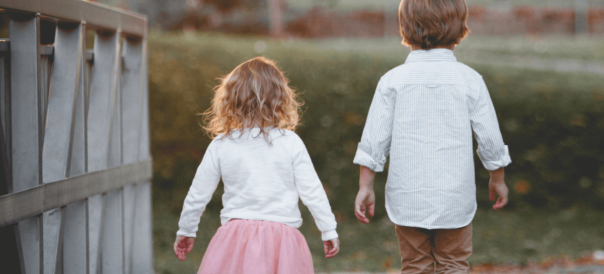 How to entertain kids as weddings.