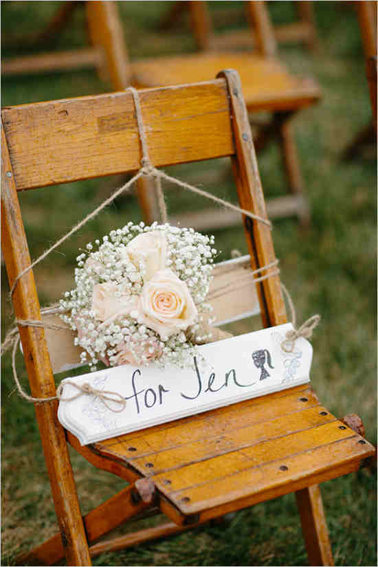 remberance_chair_at_wedding