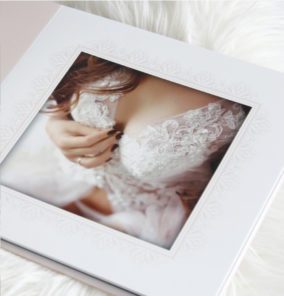 A boudoir book makes the perfect
gift for an unsuspecting groom.
SEE MORE