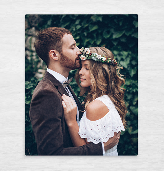 Premium canvas wall art_ the perfect way to display your favorite wedding images.