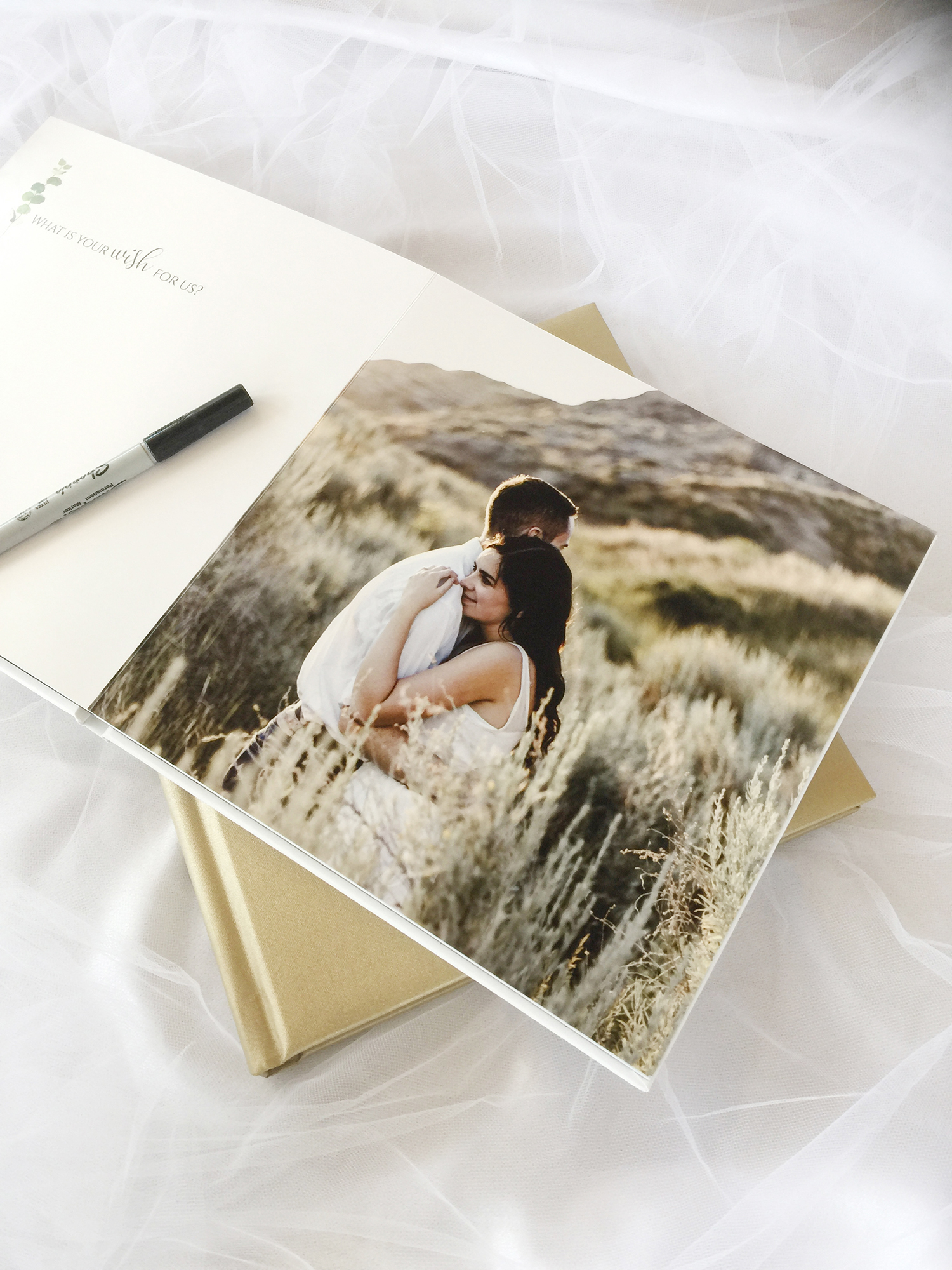 Wedding guest book for your reception